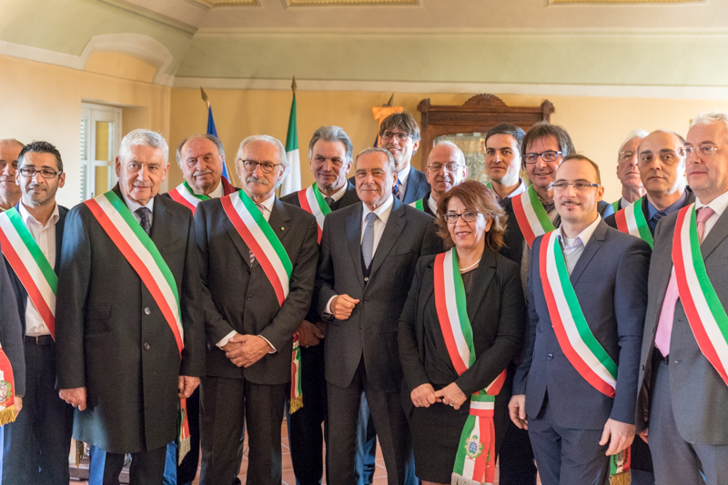 Il Presidente Grasso accolto dal Sindaco di Carrù, Stefania Ieriti, incontra nel Municipio i sindaci di alcuni Comuni limitrofi