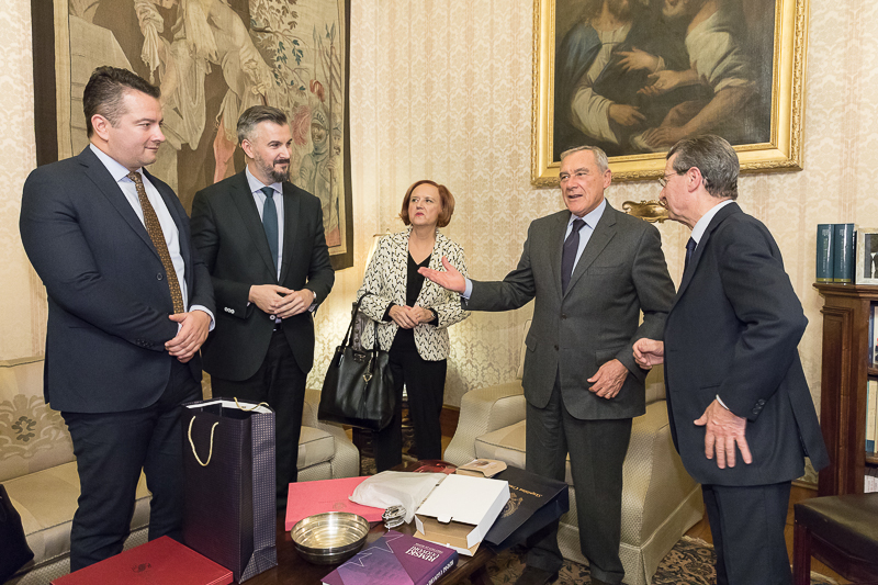Il Presidente del Senato della Repubblica, Pietro Grasso, incontra una delegazione della Commissine Affari europei del Parlamento della Repubblica di Montenegro. Nella foto da sinistra, Adrijan Vuksanović, Presidente della CIE, Aleksandar Andrja Pejovic, Ministro degli Affari europei della Repubblica di Montenegro, Il Presidente del Senato della Repubblica e Vannino Chiti, Presidente della Commissione Politiche dell'Unione europea.